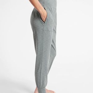 Athleta Salutation Jogger Size L